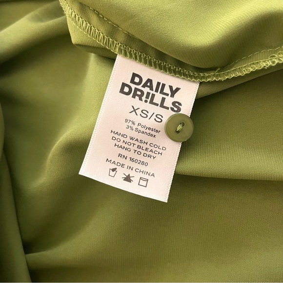 Daily Drills Silky Button Down XS/S in Olive - Picture 4 of 7